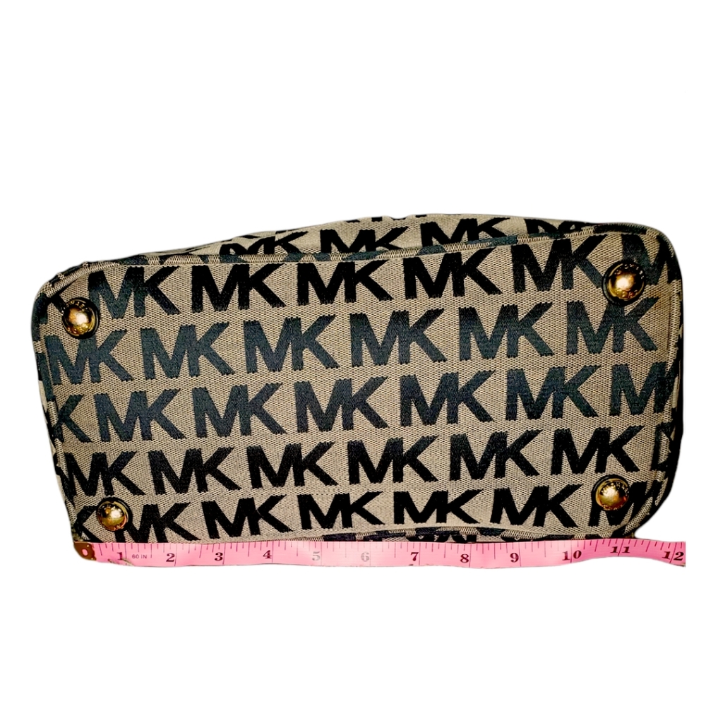 MK Purse! - Picture 4 of 9